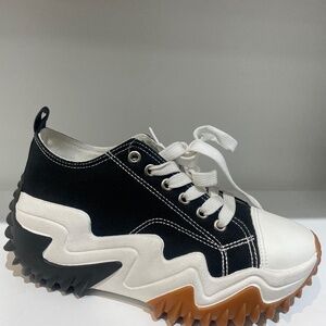 Women's Black Slip On Walking Shoes Fashion Low Top Canvas Sneaker